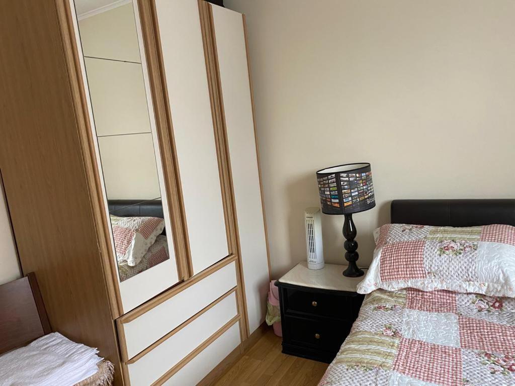 Specious Room In Northolt Northolt  Exterior photo
